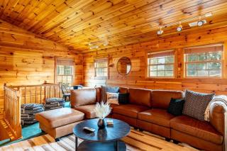 Spacious Family Home with Hot Tub Game & Play room - Sevierville - 2