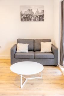 A Mordern Semi-Detached House with 3 bedroom - Manchester - 3