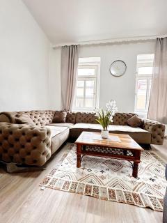 Lovely Apartment - 15 Min from Airport & City Center, 5 Min from Vienna Main-Bus Station EZ10b - Vienne - 0
