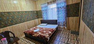 Hotel First Kashmir - Srinagar - 4