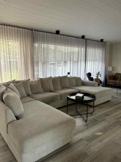 Family Home Near the AirPort - 5