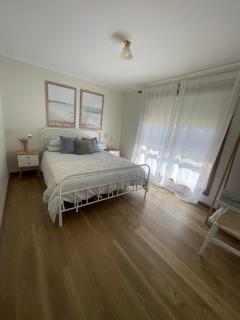 Sonnys At Robe 350m to Long Beach Coastal Getaway Pet Friendly Two bedroom Home - 8