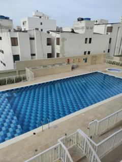 Vista a la piscina - - 1