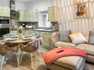 Cottage 2 - - 3