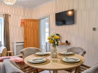 Cottage 2 - - 5