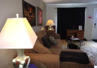 A Cozy - Spacious Urban Retreat - Child / Pet Friendly - Lethbridge - 9