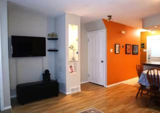 A Cozy - Spacious Urban Retreat - Child / Pet Friendly - 6