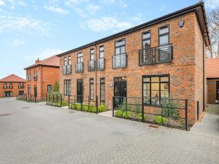 Luxury Living - Canterbury - 0