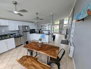 Top Spots Paradise Getaway 2 Min From Beach! - 9
