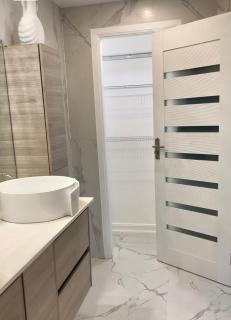 Luxe Oasis - Goshen Pen - 3
