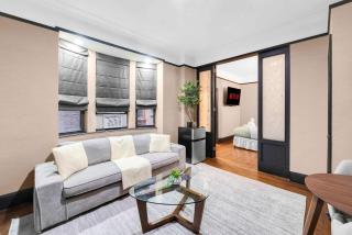 Stylish 1BR Apartment in the Heart of the City with Gym - 6