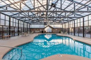 Kate's Cabin - 3 min to Dollywood! Cabin with Hot tub, Game Room, and Resort Pool! - 8