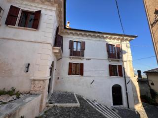 Palazzo D'Alessandro Wunderkammer & Suites B&B di charme - Caporciano - 8