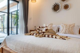 Villa Delvia Canggu - Modern 3BR Villa with Private Pool - 7