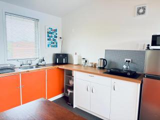 Studio Twenty5, Unique Cottage & Sleepout with Pool in Richmond - Richmond - 6