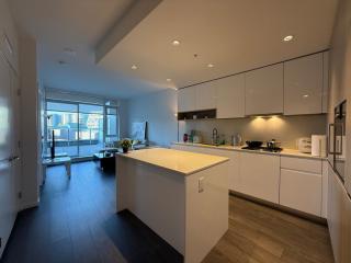 Brand new stylish Cf center 1B1B - Richmond - 4