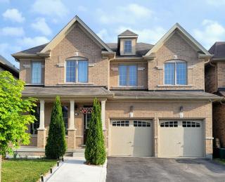 Luxury Suite - Master Bedroom - 0