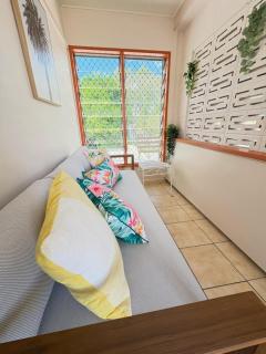 The Queenslander Pool2LivingDoubleCarGarage - - 2