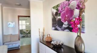 Seaside Ocean & Mountain View-2 Bedroom Apartment - Câmara de Lobos - 3