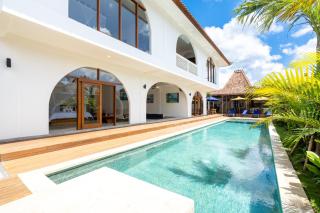 Villa Sukkho - Luxurious modern 4bdrs villa - center Bingin - 0