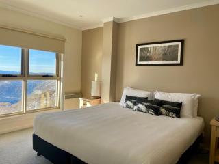 White Crystal 109 - Mount Hotham - 3