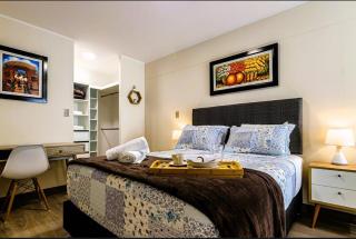 Premium Miraflores Stay with Pool and Amenities - Lima - 3