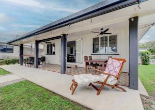 Salty Lodge - beach-front paradise! - Kurrimine Beach - 7