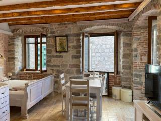 Apartaments Charlie Chaplin - Kotor - 0