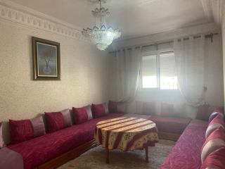 cozy apartment is in a good location - - 9