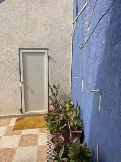 cozy apartment is in a good location - - 1