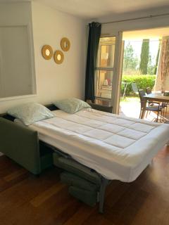 CAP Estérel Pierre&Vacances Grand Appartement 4 personnes avec Jardin clôturé- Parking - 4 piscines dont une Chauffée du 04 avril au 02 novembre - Agay - Saint Raphael - 3