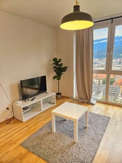 Innsbruck City View Apartment with 2 Bedrooms - Innsbruck - 6