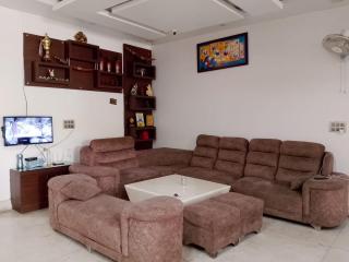 PLAY THE KINGS NIGHT HOTEL couple friendly - Greater Noida - 5