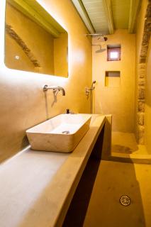 Agnanti Mountain & Sea Hideaway - - 4