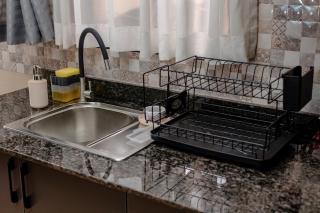 Eclectic 1BR in Ntinda with fast WiFi, plush queen bed & is WFH friendly - Kampala - 3