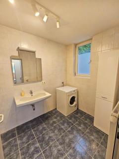 Innsbruck City View Apartment with 2 Bedrooms - 3