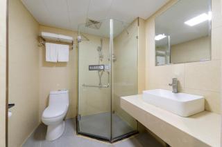 Home Inn Yellow Crane Tower Tanhualin Huayi Select Hotel - Hanyang - 7