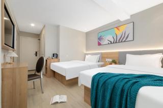 Home Inn Yellow Crane Tower Tanhualin Huayi Select Hotel - Hanyang - 6