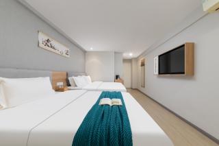 Home Inn Yellow Crane Tower Tanhualin Huayi Select Hotel - Hanyang - 5