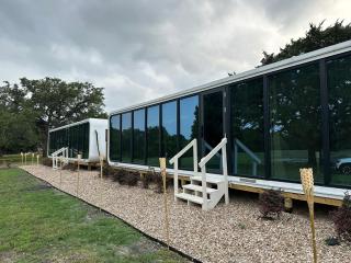 Flatonia Glamping Retreat - Getaway Resort - 2Bedrooms, 2 Queen Beds - Flatonia - 0