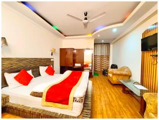 HOTEL THE - M00N -Near Mall Road - Naini Lake with #LIFT #Free Parking #Restaurant #Wi-Fi Facilities Available - Best Nainital Luxury Hotel - Nainital - 8