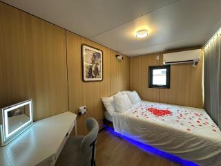 Flatonia Glamping Retreat - Getaway Resort - 2Bedrooms, 2 Queen Beds - Flatonia - 2