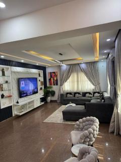 Adegbaju's Principal 4bedroom duplex standalone apartment - Araromi - 0