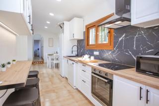 CL12 Magnificent villa with beautiful sea views - 1