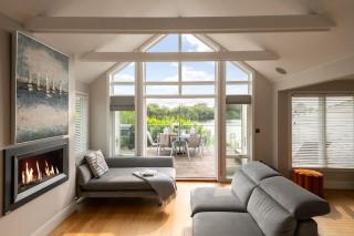 Firefly Lodge - Lakeside Cotswold Stay with Kayaks - South Cerney - 7