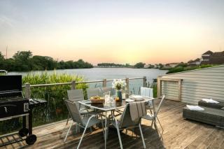 Firefly Lodge - Lakeside Cotswold Stay with Kayaks - South Cerney - 5