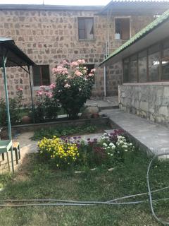 Adams Rest House - Gladzor - 9