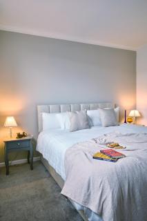 Cosy Nook - 3 Bedroom Retreat with Private Garden, Parking and Media Wall - Belle Isle - 5