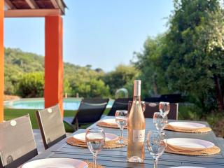 Lou Tavan - Villa Rénovée avec Piscine & Jacuzzi - 4 Chambres - Le Lavandou - 8
