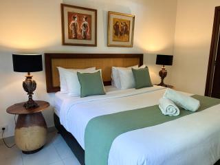 Luxury 4-Bedroom Pool Villa in Canggu - 7 mins to Beach - 8